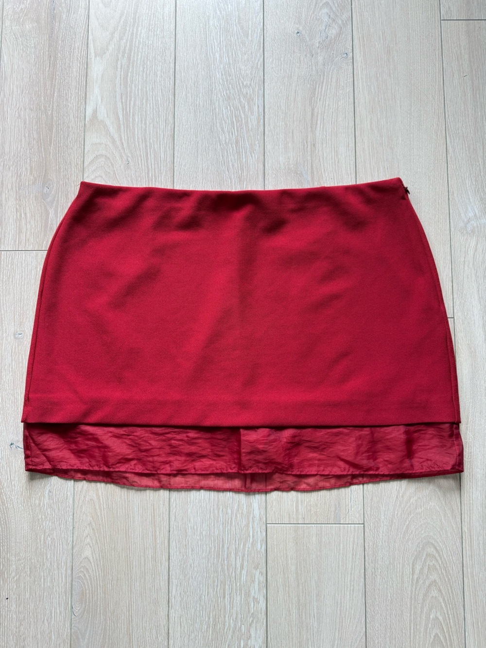 NWOT Abercrombie & Fitch Sheer Hem Mini Skort in Red Women’s Size Large